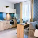 Mieszkanie na wynajem Pszczyna – umeblowana kawalerka WZ-3 z balkonem, aneksem kuchennym, klimatyzacją i parkingiem na spokojnym osiedlu.