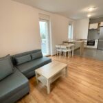 Funkcjonalne i komfortowe mieszkanie w Pszczynie, na Osiedlu Laurowym – komfortowe wnętrza, balkon, parking i komórka lokatorska w cenie.